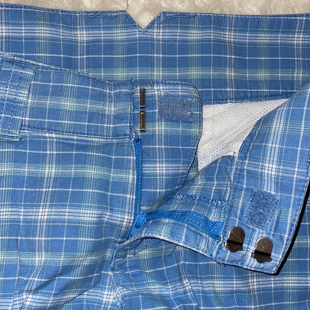 The North Face 10” V-Back Plaid Shorts, Size 6 - Picture 5 of 16